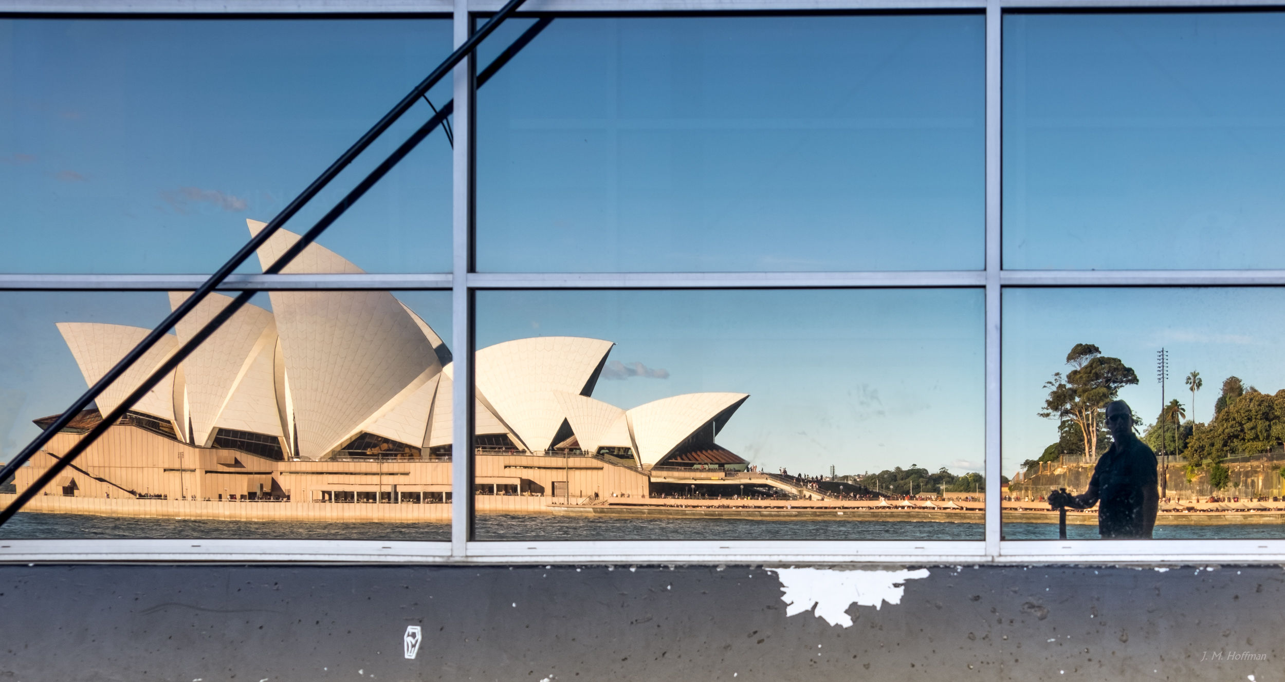 Reflection Selfie with the Sydney Opera House: Sydney, Australia
