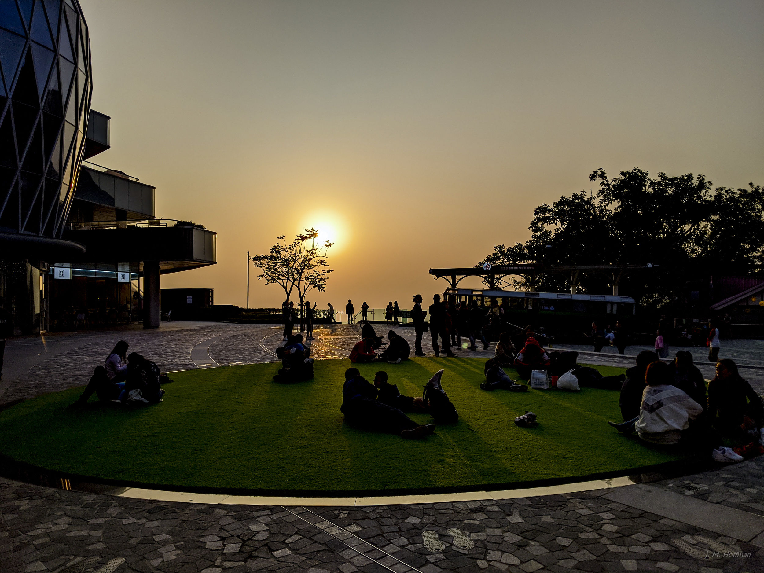 Victoria Peak at Sunset: Hong Kong Island